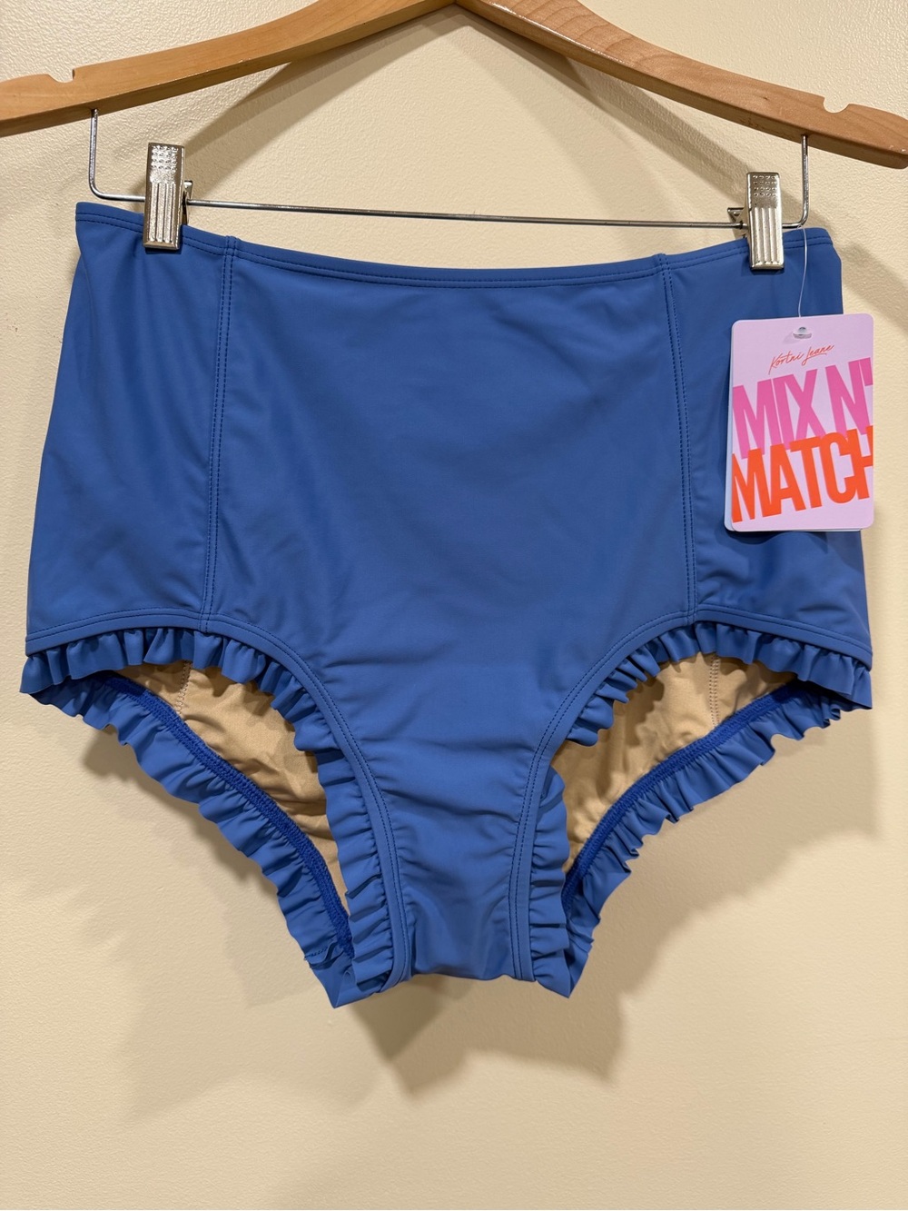 Kortni Jeane L bottoms